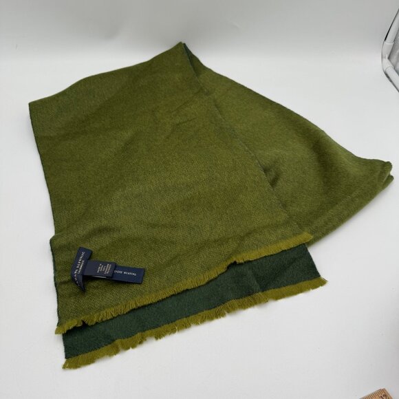 Banana Republic REVERSIBLE CASHMERE SCARF green shades NWOT - Picture 1 of 5